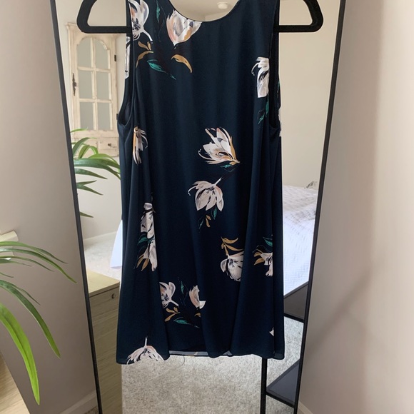Marnie Floral Shift Dress - Picture 4 of 6